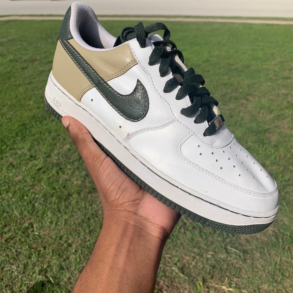 **RARE** NIKE Air Force 1 “Dark Army”